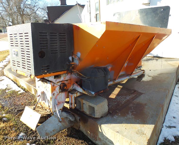 image for item DX9101 Henderson 6XMILD spreader