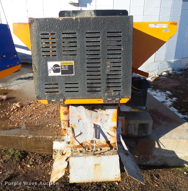 image for item DX9101 Henderson 6XMILD spreader