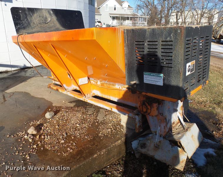 image for item DX9101 Henderson 6XMILD spreader