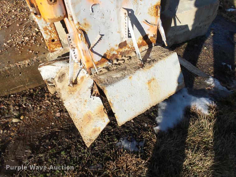 image for item DX9101 Henderson 6XMILD spreader