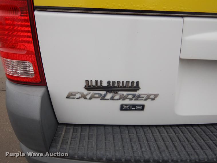 image for item DX9491 2002 Ford Explorer SUV