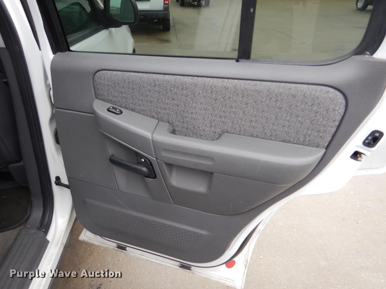 image for item DX9491 2002 Ford Explorer SUV
