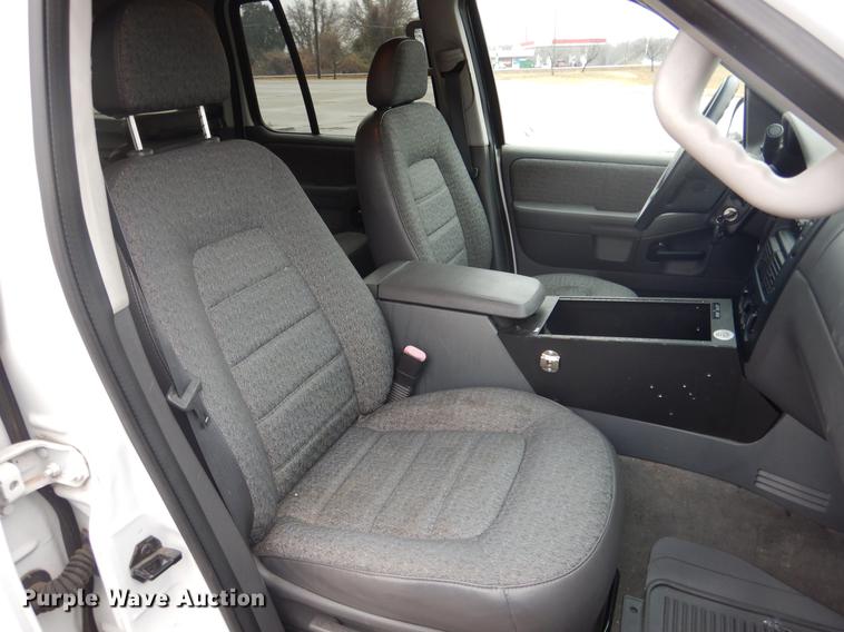 image for item DX9491 2002 Ford Explorer SUV