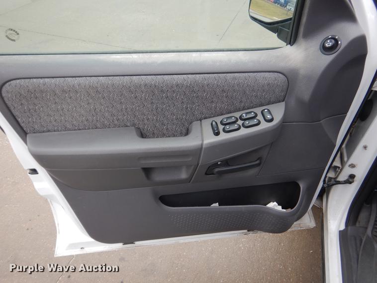 image for item DX9491 2002 Ford Explorer SUV