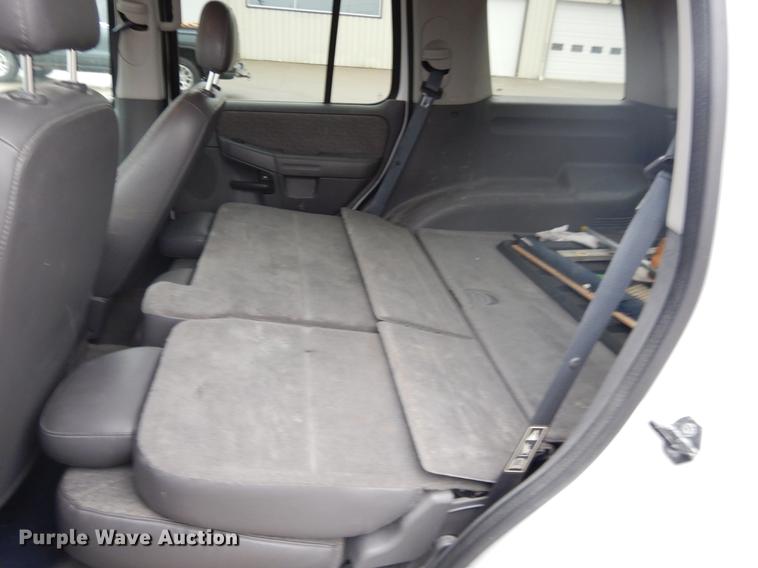 image for item DX9492 2003 Ford Explorer SUV