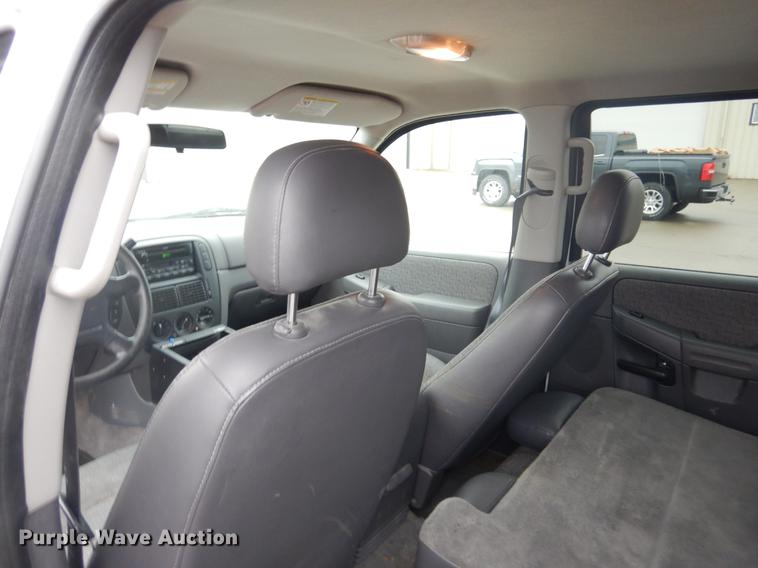 image for item DX9492 2003 Ford Explorer SUV