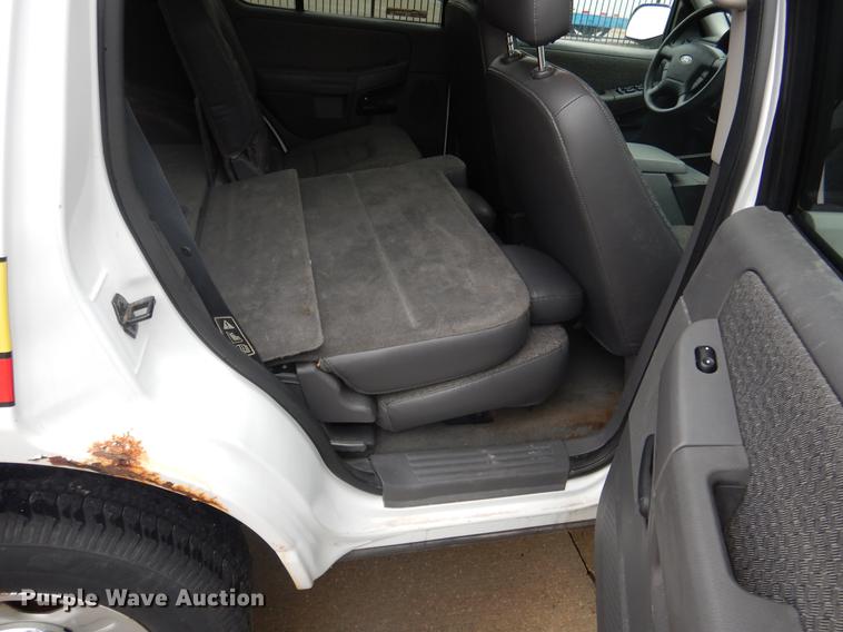 image for item DX9492 2003 Ford Explorer SUV