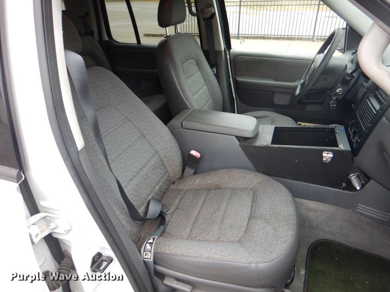 image for item DX9492 2003 Ford Explorer SUV