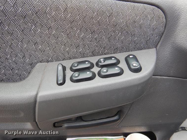 image for item DX9492 2003 Ford Explorer SUV