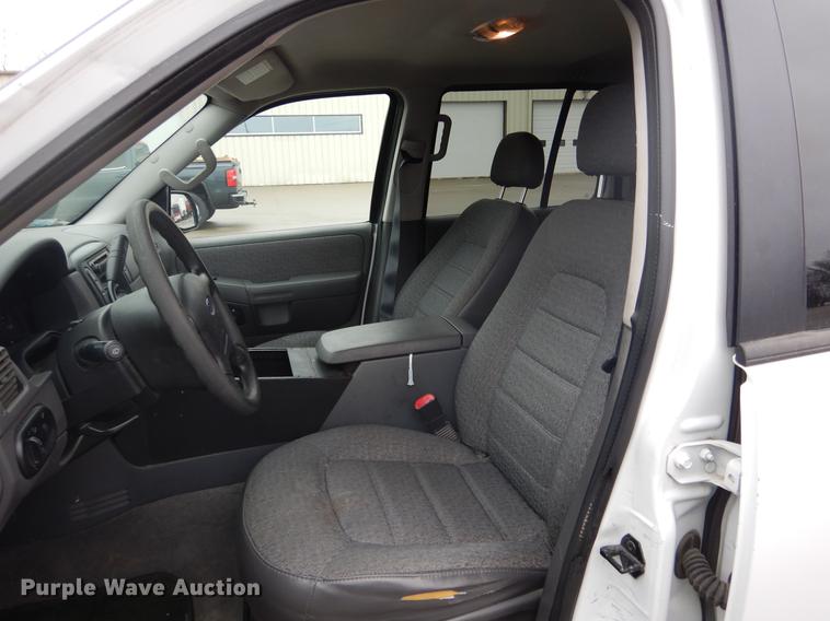 image for item DX9492 2003 Ford Explorer SUV