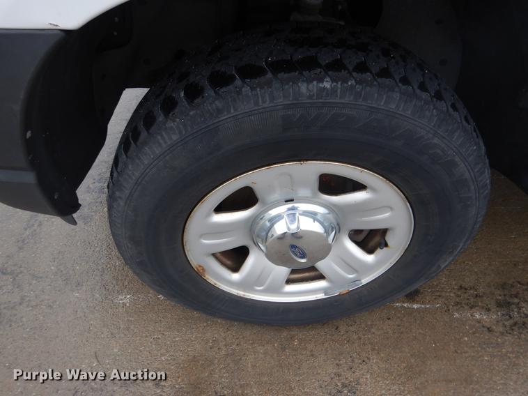 image for item DX9492 2003 Ford Explorer SUV