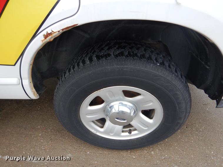 image for item DX9492 2003 Ford Explorer SUV