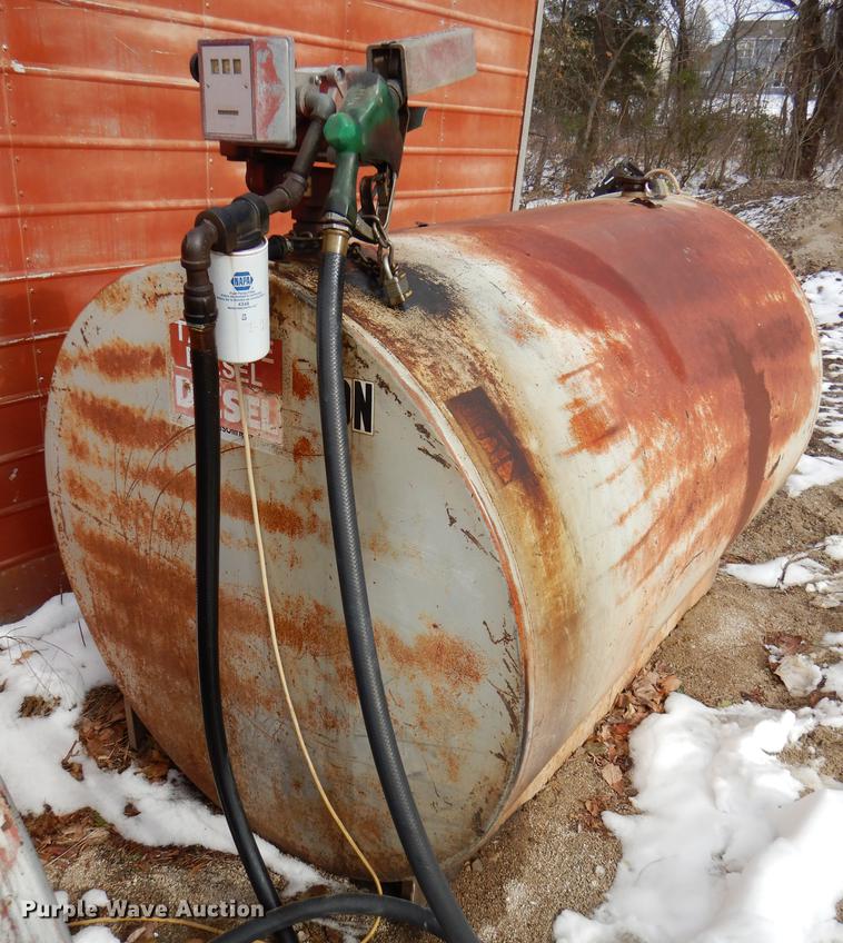 image for item EA9018 (2) fuel tanks