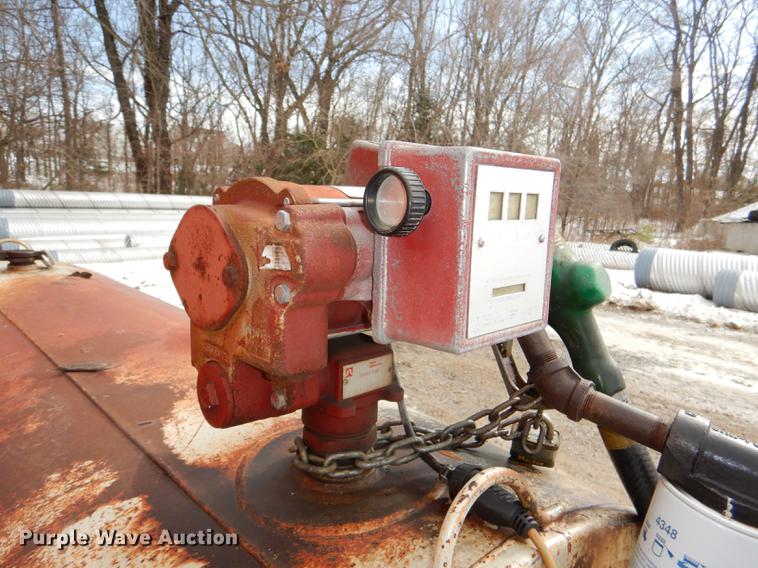 image for item EA9018 (2) fuel tanks