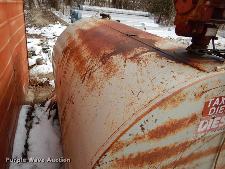 image for item EA9018 (2) fuel tanks