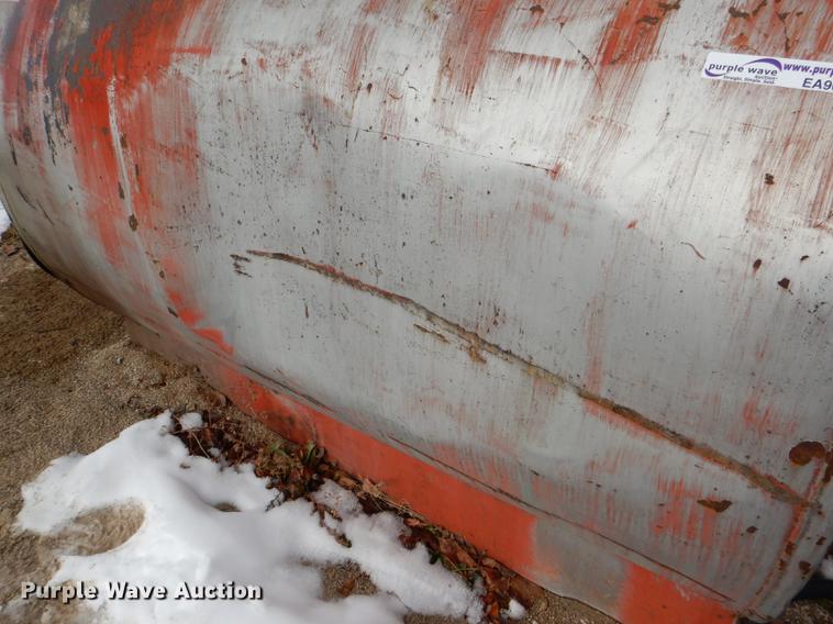 image for item EA9018 (2) fuel tanks