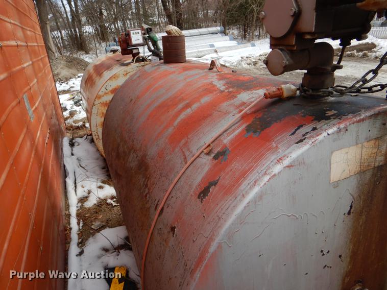 image for item EA9018 (2) fuel tanks