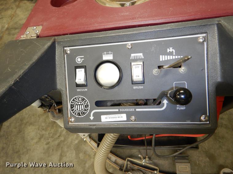 image for item EA9113 (2) Minuteman 200 floor scrubbers