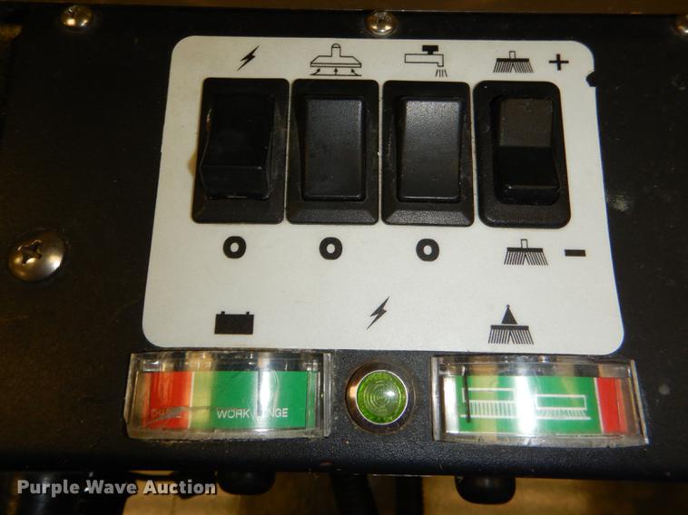 image for item EA9115 Tomcat 2023 floor scrubber