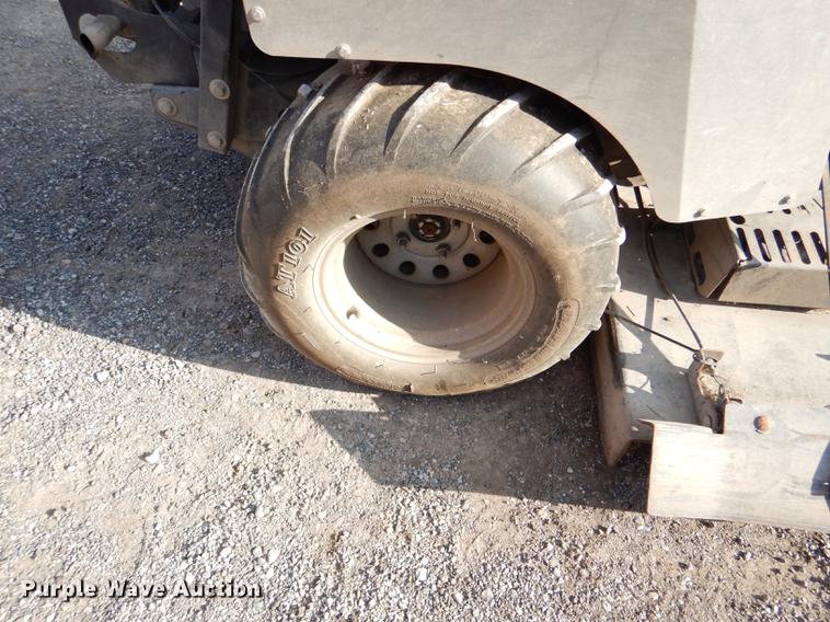 image for item EA9127 Dixie Chopper Classic 2760T  ZTR lawn mower