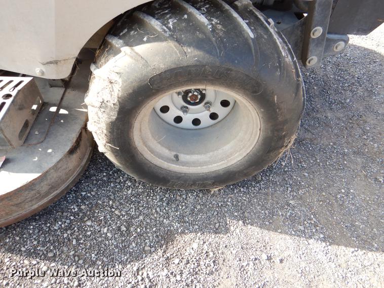 image for item EA9127 Dixie Chopper Classic 2760T  ZTR lawn mower