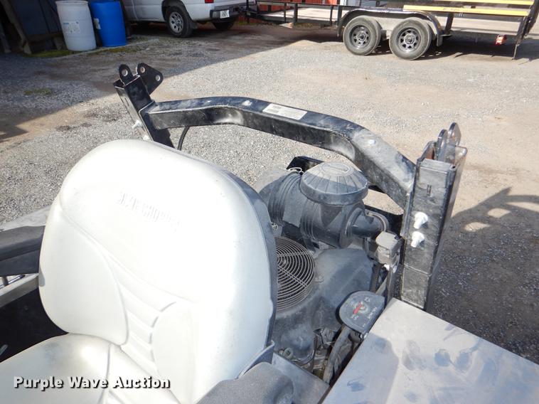 image for item EA9127 Dixie Chopper Classic 2760T  ZTR lawn mower