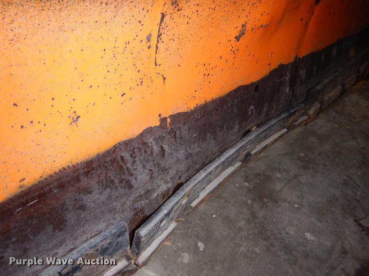 image for item EA9137 Henke 36R11 snow plow