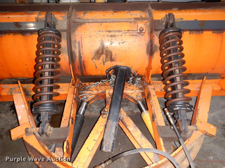 image for item EA9137 Henke 36R11 snow plow