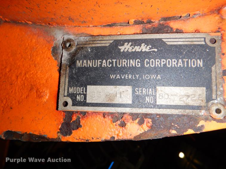 image for item EA9137 Henke 36R11 snow plow