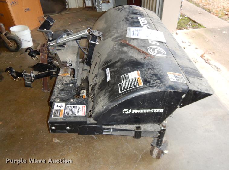 image for item ER9372 2009 Grasshopper M24P5FMOR broom