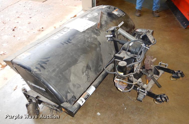 image for item ER9372 2009 Grasshopper M24P5FMOR broom