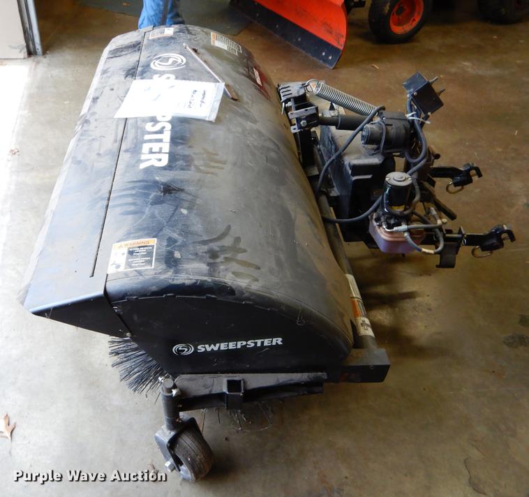 image for item ER9372 2009 Grasshopper M24P5FMOR broom