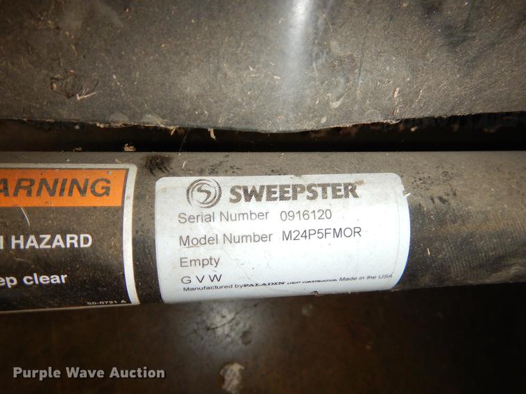 image for item ER9372 2009 Grasshopper M24P5FMOR broom