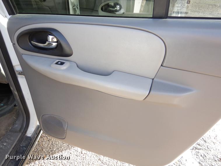 image for item ER9374 2005 Chevrolet TrailBlazer LS SUV