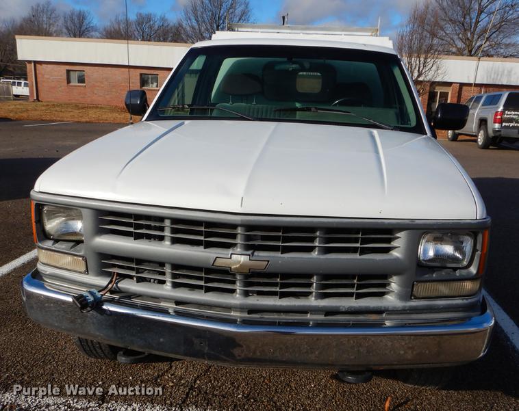 image for item ER9376 1994 Chevrolet Cheyenne 1500 pickup truck