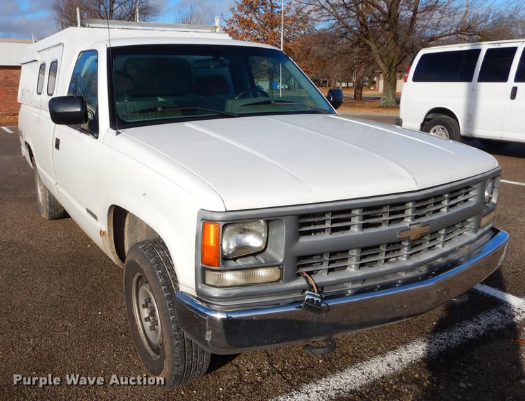 image for item ER9376 1994 Chevrolet Cheyenne 1500 pickup truck