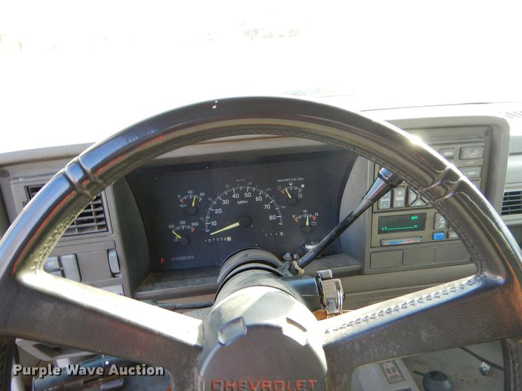 image for item ER9376 1994 Chevrolet Cheyenne 1500 pickup truck