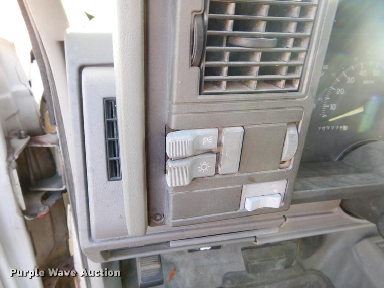 image for item ER9376 1994 Chevrolet Cheyenne 1500 pickup truck