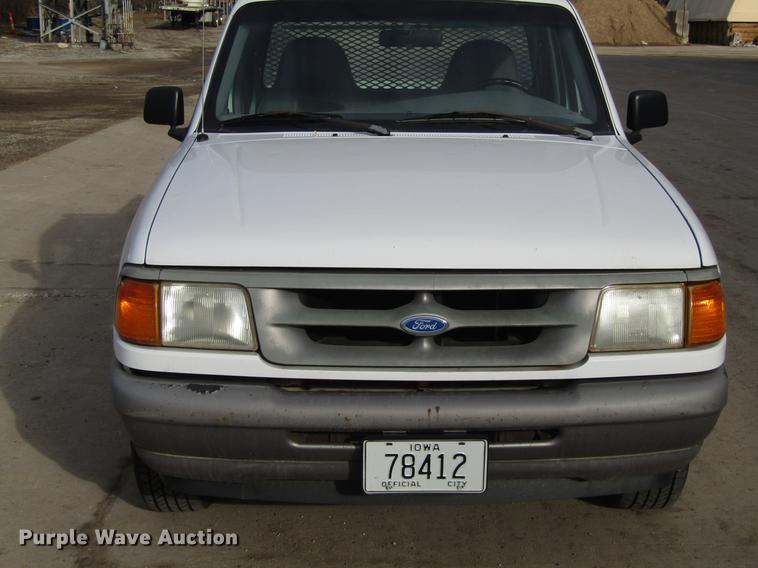 image for item EU9542 1997 Ford Ranger flatbed pickup truck