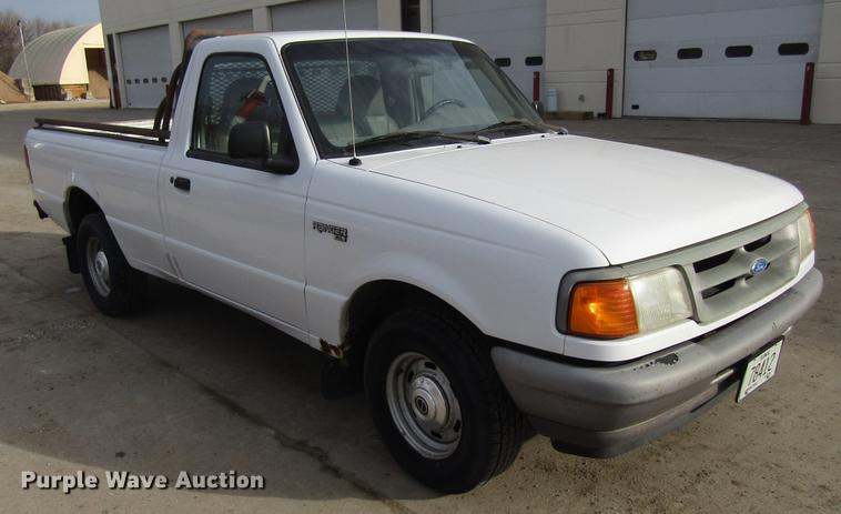 image for item EU9542 1997 Ford Ranger flatbed pickup truck