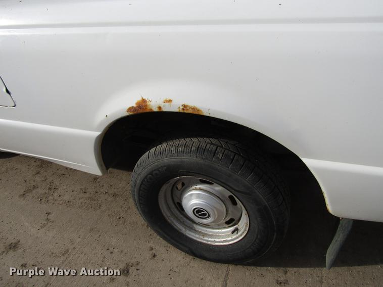 image for item EU9542 1997 Ford Ranger flatbed pickup truck