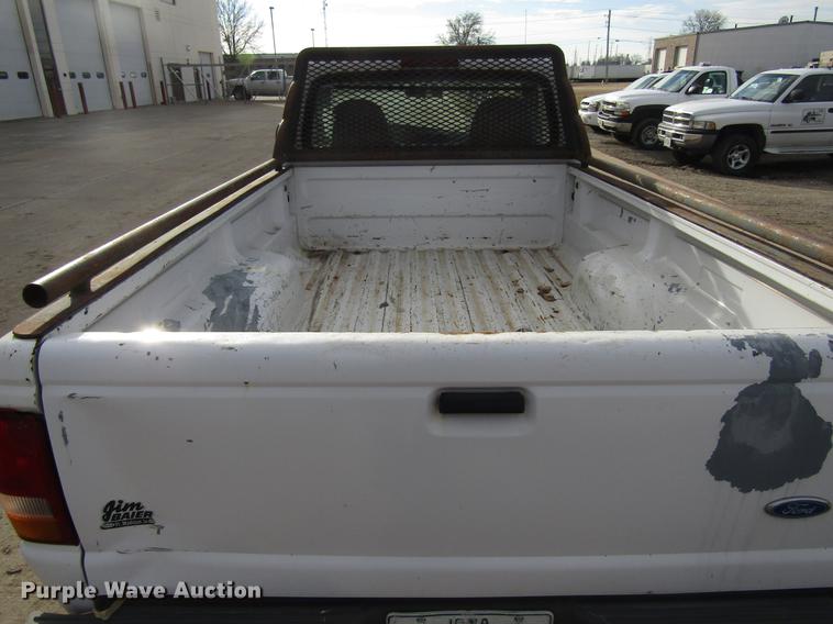 image for item EU9542 1997 Ford Ranger flatbed pickup truck