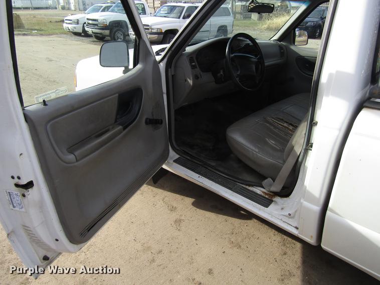 image for item EU9542 1997 Ford Ranger flatbed pickup truck