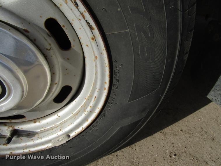 image for item EU9542 1997 Ford Ranger flatbed pickup truck