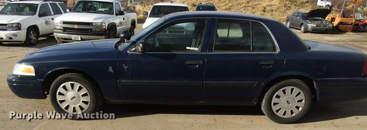 image for item EU9543 2011 Ford Crown Victoria Police Interceptor