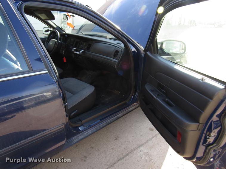 image for item EU9543 2011 Ford Crown Victoria Police Interceptor