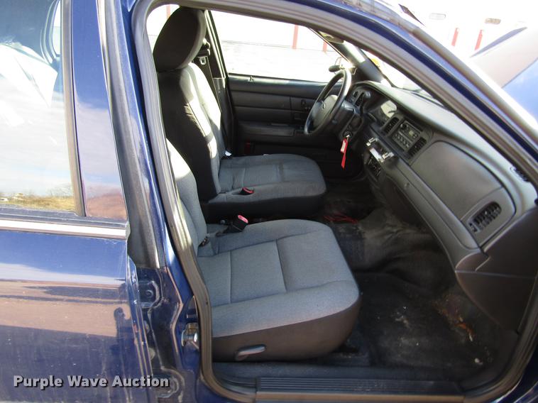 image for item EU9543 2011 Ford Crown Victoria Police Interceptor