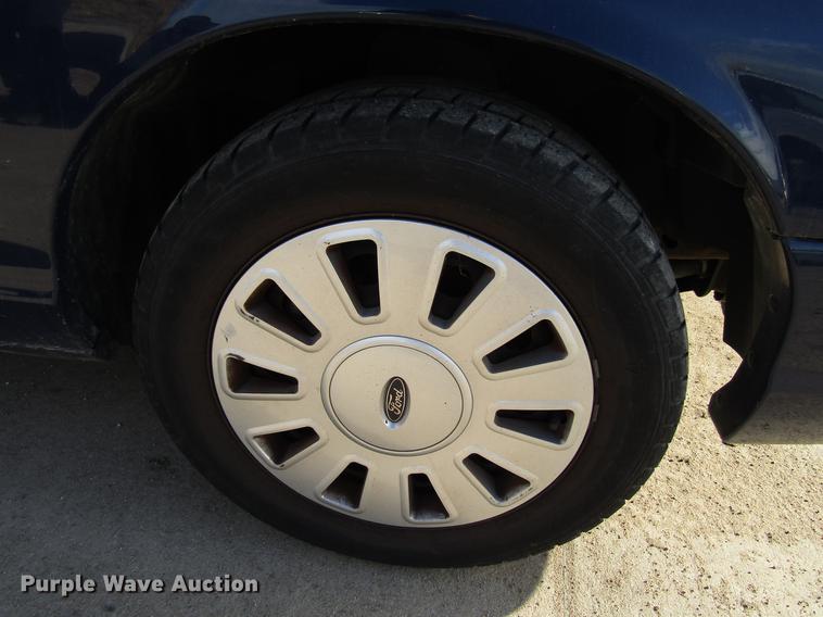 image for item EU9543 2011 Ford Crown Victoria Police Interceptor