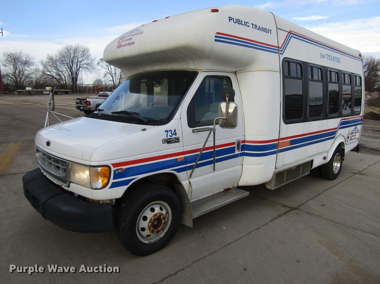 image for item EU9547 1999 Ford Econoline E450 shuttle bus