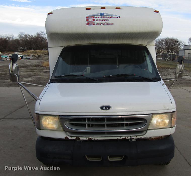 image for item EU9547 1999 Ford Econoline E450 shuttle bus